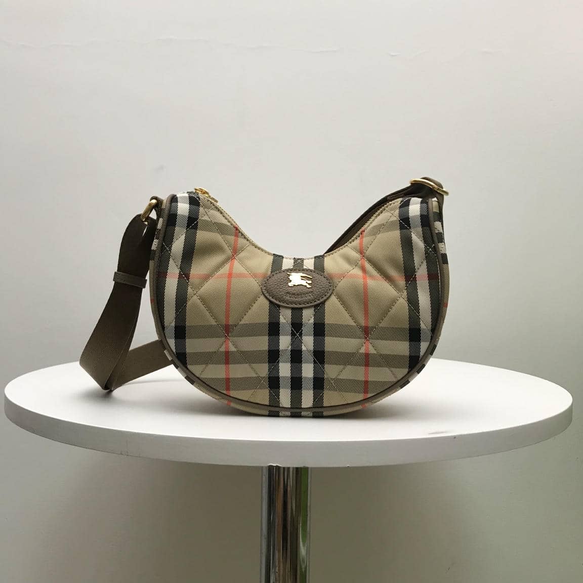 Half-moon bag3